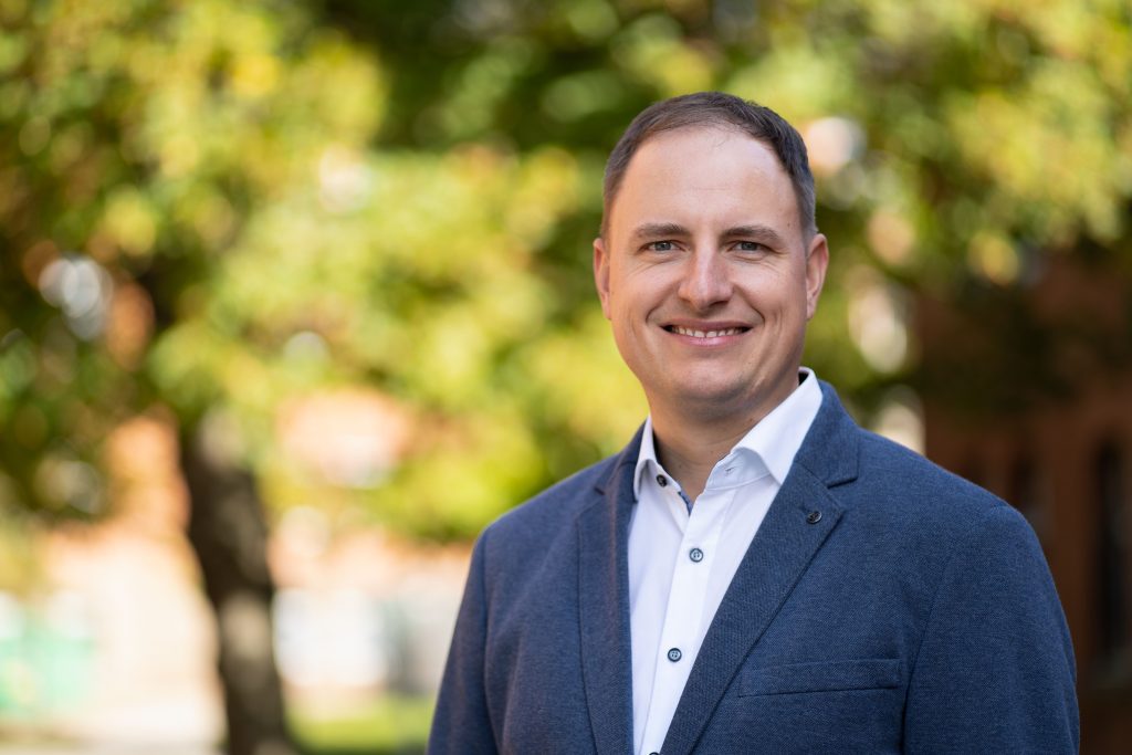 Prof. Dr. Jonas Haertfelder — Geschaeftsfuehrer und Gruender GuniWeb moderne Medien GmbH