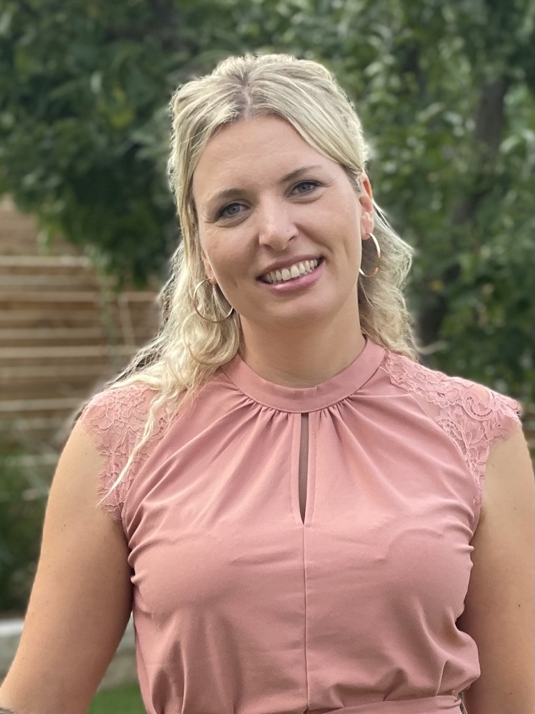 Kerstin Haertfelder Portraet — Geschaeftsfuehrung GuniWeb Gunzenhausen